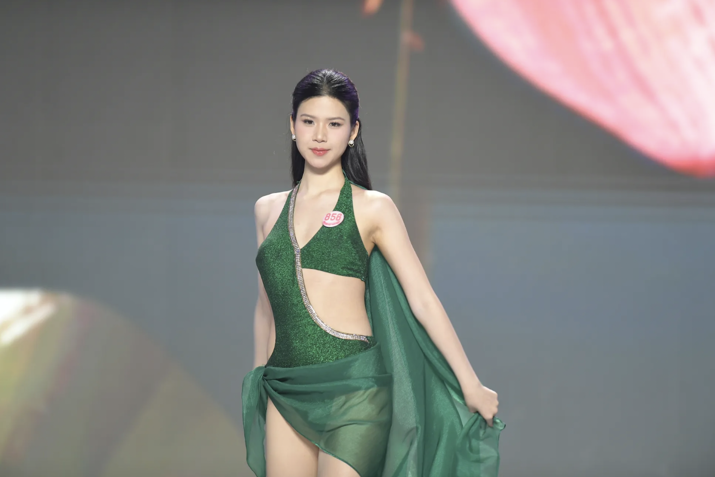 Nữ sinh quê Đà Nẵng đặt tham vọng tại chung kết Hoa hậu Việt Nam- Ảnh 3. Nữ sinh quê Đà Nẵng đặt tham vọng tại chung kết Hoa hậu Việt Nam- Ảnh 3.