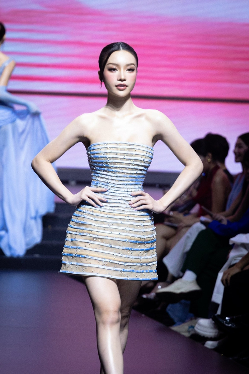 Vẻ gợi cảm của người đẹp sở hữu body đẹp nhất Hoa hậu Hoàn vũ Việt Nam 2025 - Ảnh 16. Vẻ gợi cảm của người đẹp sở hữu body đẹp nhất Hoa hậu Hoàn vũ Việt Nam 2025 - Ảnh 16.
