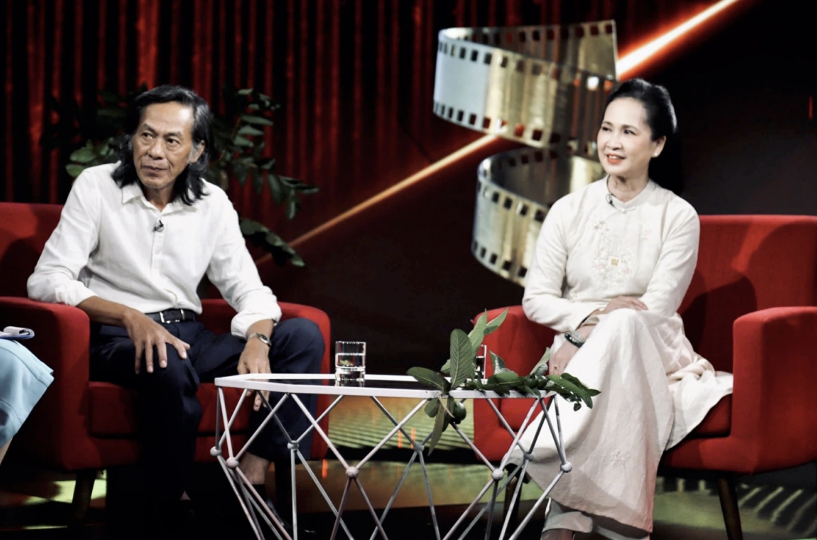 Gặp lại 2 NSND sau 25 năm ra mắt phim kinh điển 'Mùa ổi'- Ảnh 8.