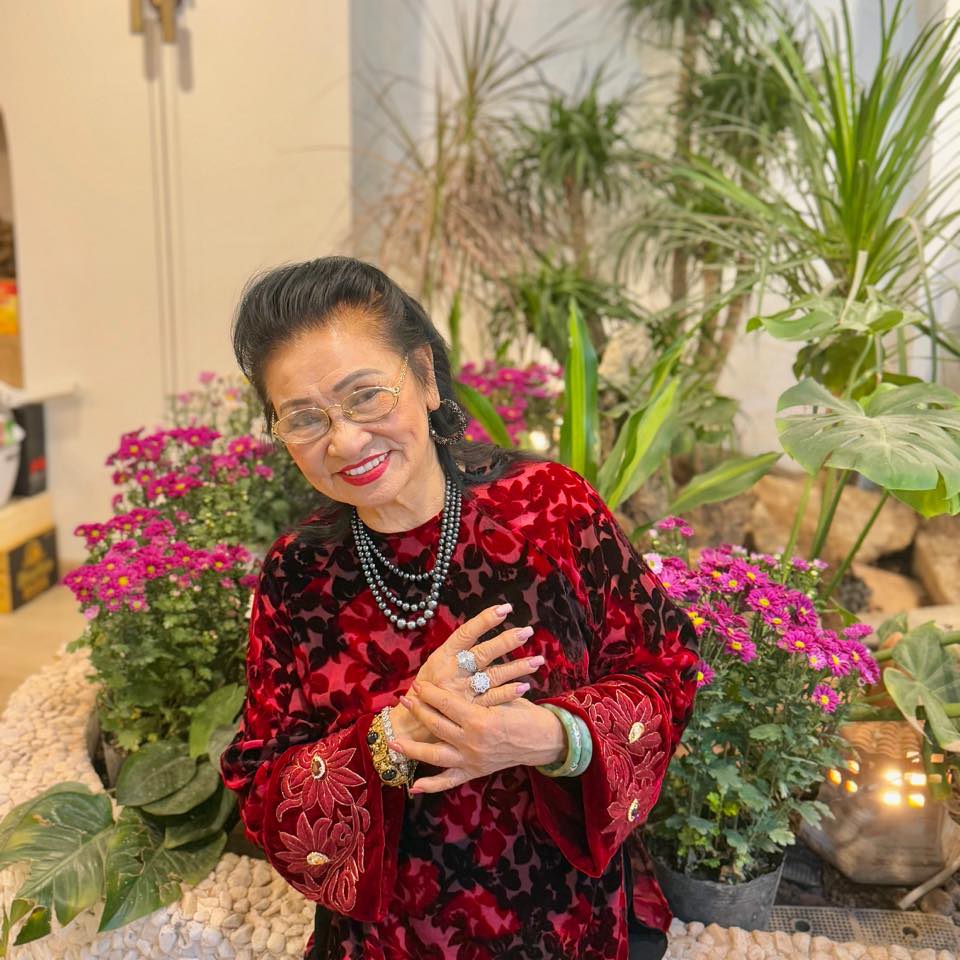 Mẹ ruột một nữ NSND làng nhạc: Thời trẻ nức tiếng tài sắc, U90 vẫn trẻ đẹp kinh ngạc- Ảnh 7.