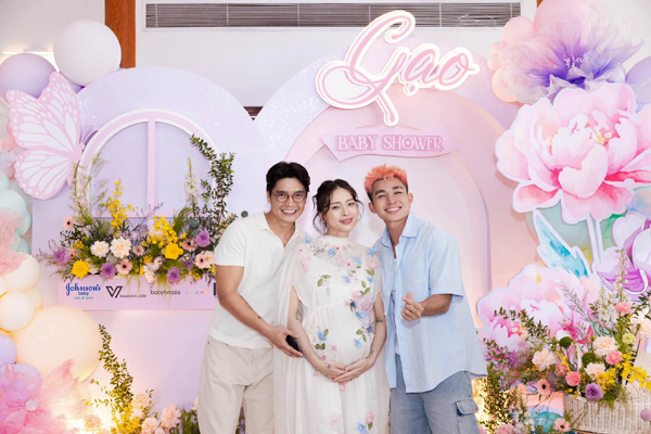 Tiệc chào đón em bé sắp chào đời của Ngô Thanh Vân và chồng trẻ- Ảnh 3. Tiệc chào đón em bé sắp chào đời của Ngô Thanh Vân và chồng trẻ- Ảnh 3.