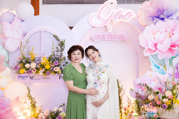 Tiệc chào đón em bé sắp chào đời của Ngô Thanh Vân và chồng trẻ- Ảnh 5. Tiệc chào đón em bé sắp chào đời của Ngô Thanh Vân và chồng trẻ- Ảnh 5.