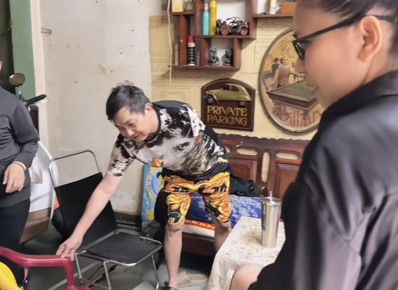 Giọng ca bolero từng bị tai nạn mất một cánh tay, sau 10 năm giờ ra sao?- Ảnh 2. Giọng ca bolero từng bị tai nạn mất một cánh tay, sau 10 năm giờ ra sao?- Ảnh 2.