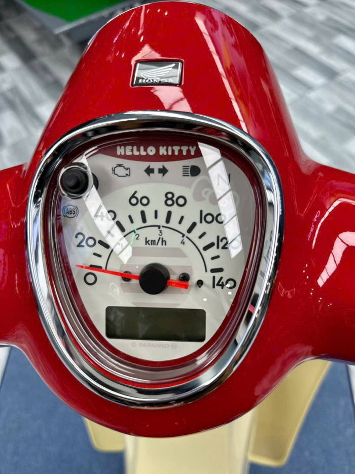 Xe số 110cc Honda Super Cub đẹp cổ điển có ABS, xịn hơn Future về Việt Nam có giá ra sao khiến dân tình xôn xao?- Ảnh 6. Xe số 110cc Honda Super Cub đẹp cổ điển có ABS, xịn hơn Future về Việt Nam có giá ra sao khiến dân tình xôn xao?- Ảnh 6.