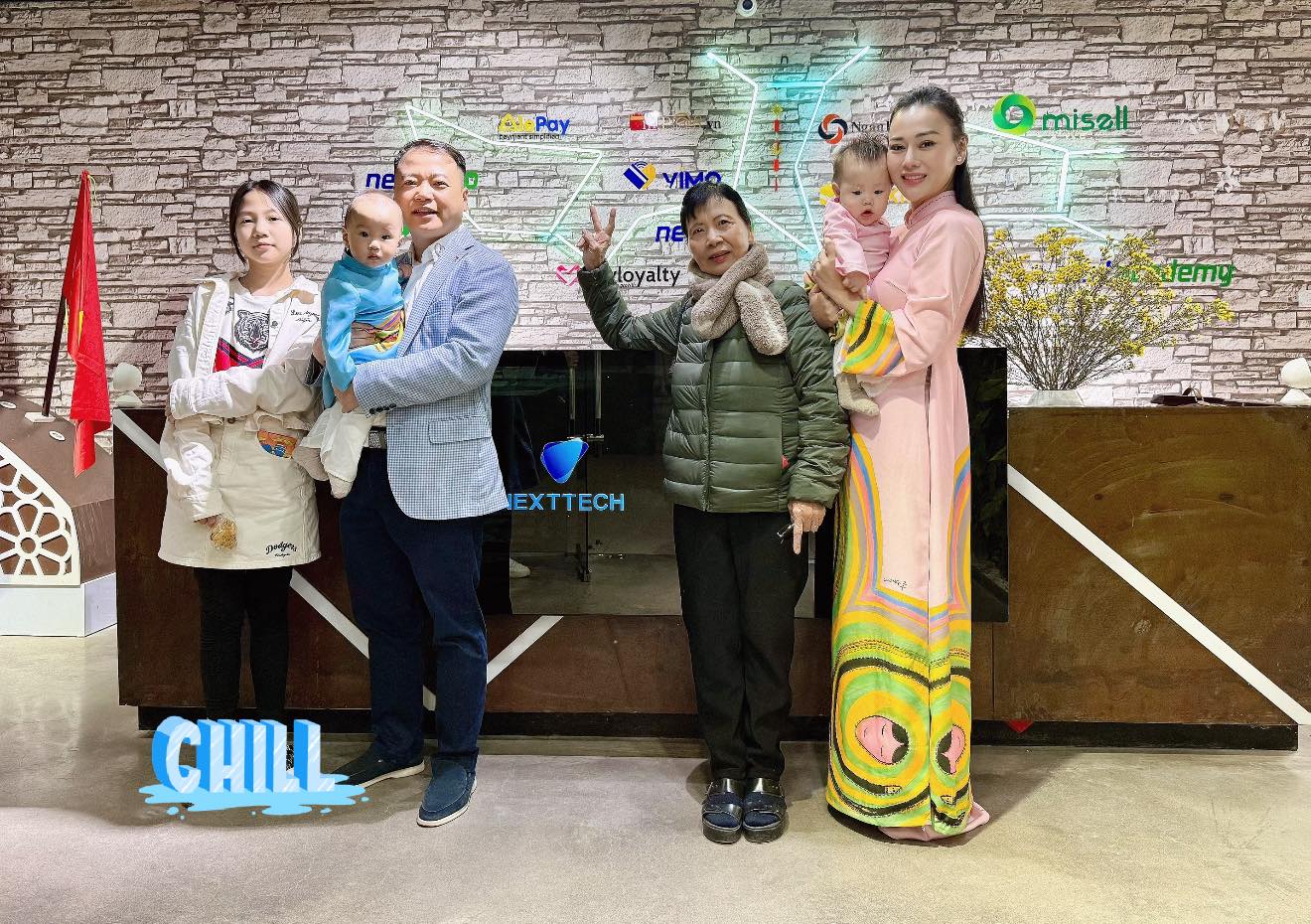 Shark Bình chỉ khoe một hình ảnh gia đình, khán giả thấy rõ tình cảm bố mẹ chồng dành cho Phương Oanh- Ảnh 8.