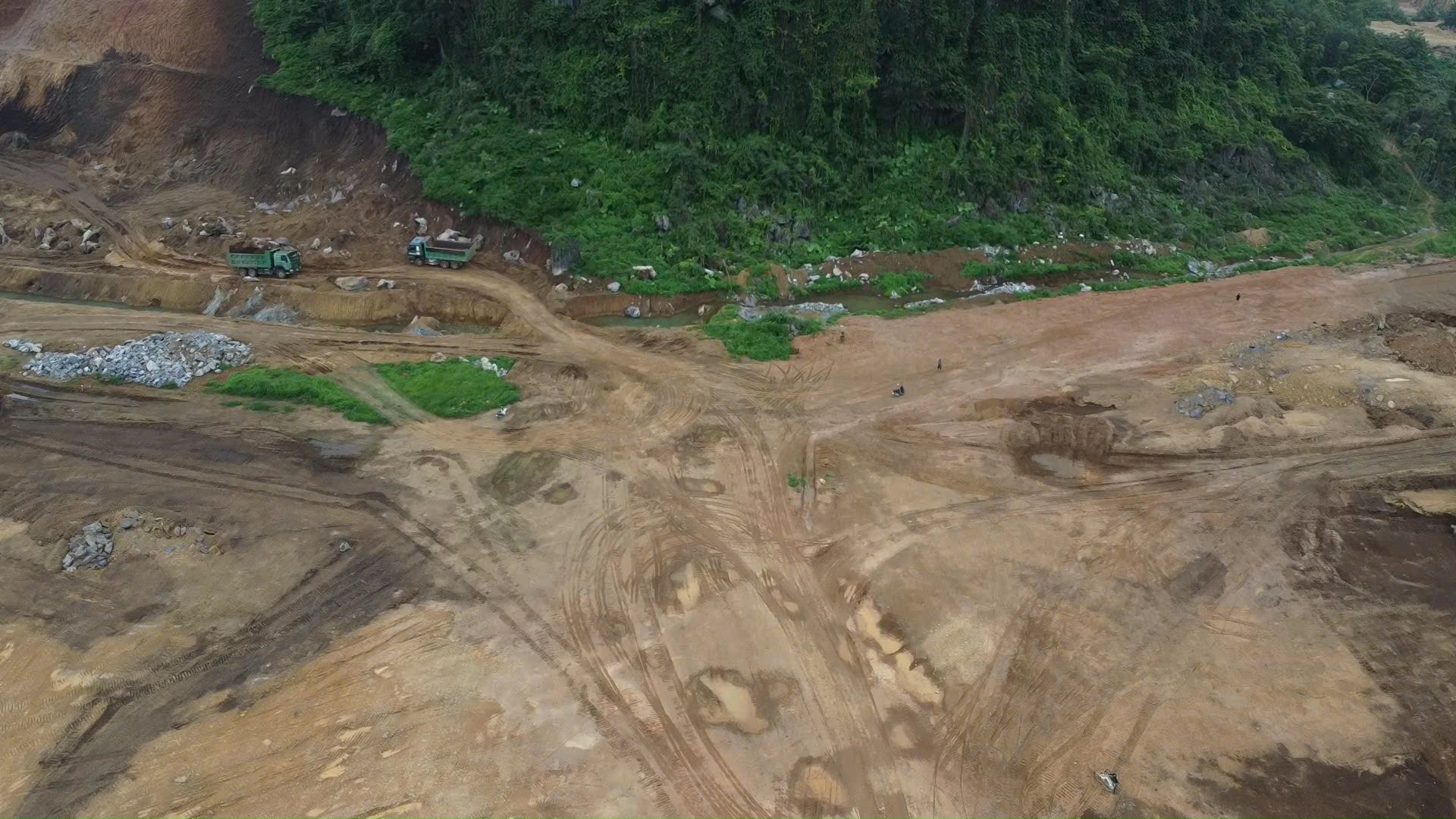 Toàn cảnh dự án cụm công nghiệp Quảng Chu ở Bắc Kạn thi công kiểu 'tiền trảm hậu tấu'- Ảnh 14.