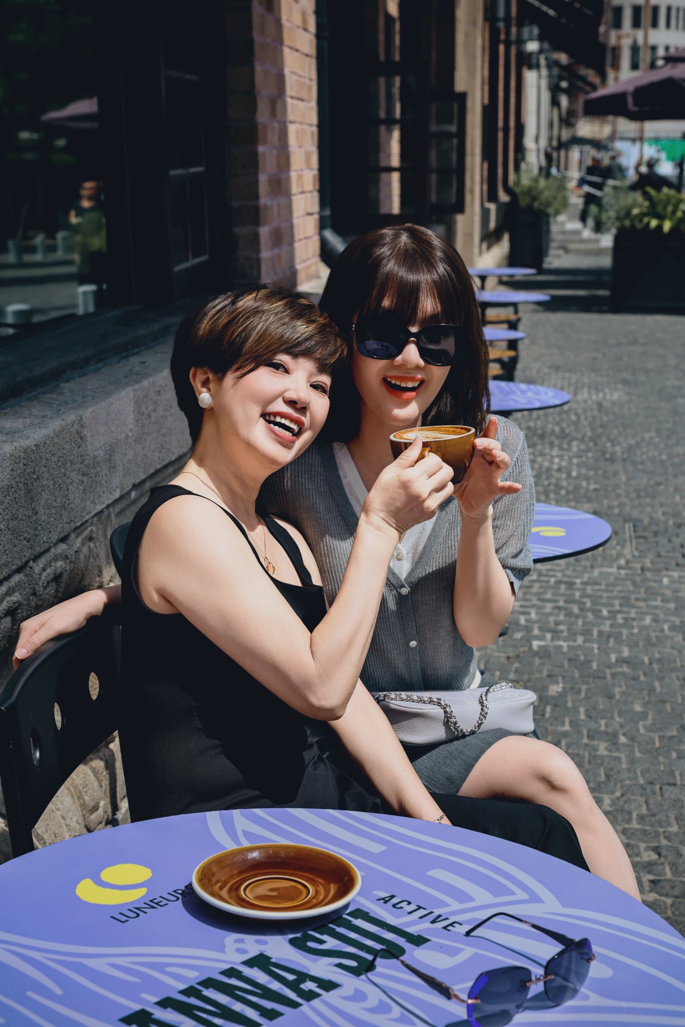 Đã lên chức bà nội của 2 cháu nhưng nữ NSND này vẫn giữ sắc vóc 'hack tuổi' đáng kinh ngạc - Ảnh 6.