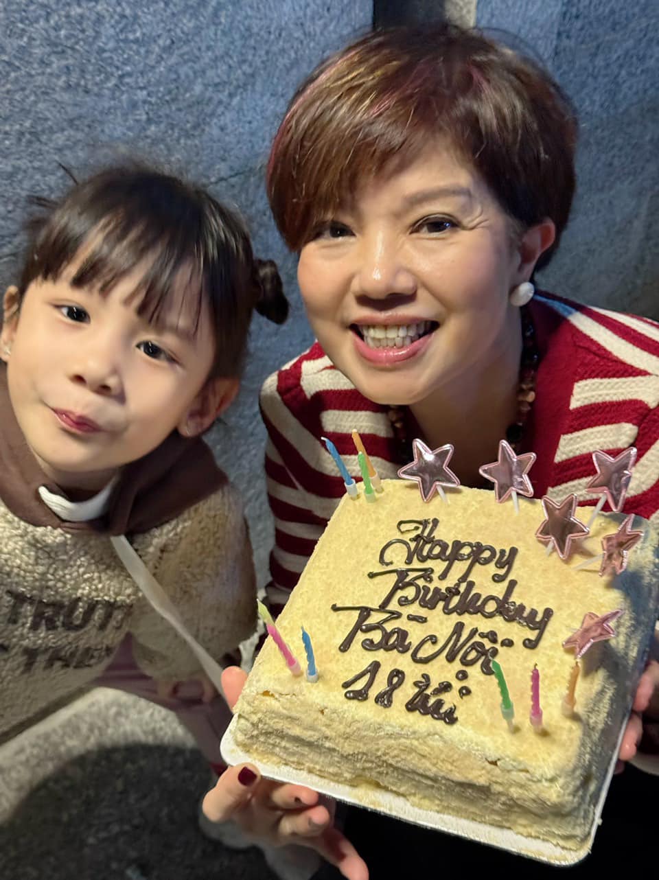 Đã lên chức bà nội của 2 cháu nhưng nữ NSND này vẫn giữ sắc vóc 'hack tuổi' đáng kinh ngạc - Ảnh 9.