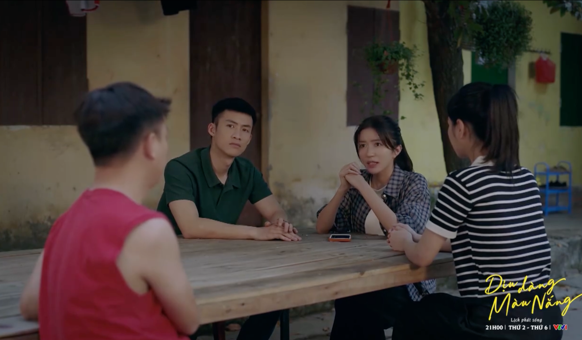 'Dịu dàng màu nắng' mới nhất (tập 17): Bắc bị mang tiếng tống tiền, Xuân và Nam quyết “lật mặt” Tuyết? - Ảnh 3. 'Dịu dàng màu nắng' mới nhất (tập 17): Bắc bị mang tiếng tống tiền, Xuân và Nam quyết “lật mặt” Tuyết? - Ảnh 3.