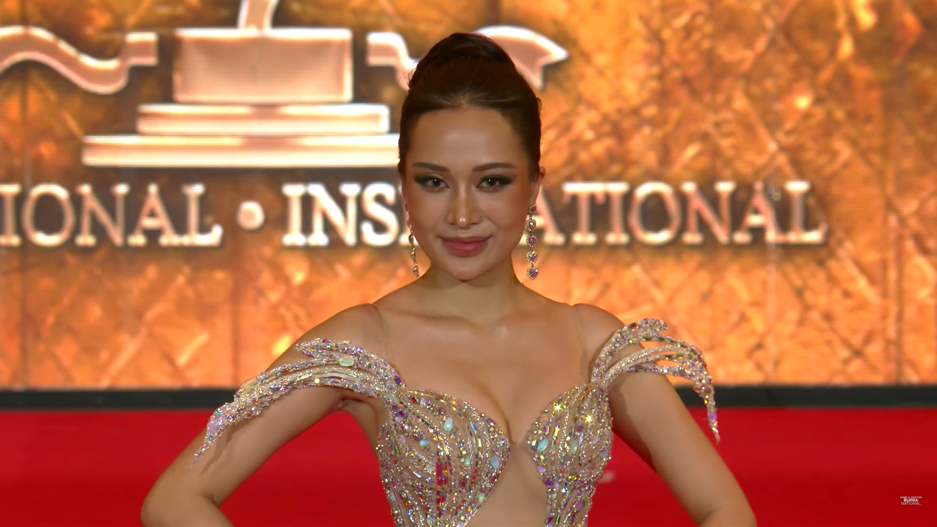 Kỳ Duyên sexy với áo tắm, thí sinh Hoa hậu Siêu quốc gia 2025 thi nhau hở bạo - Ảnh 12. Kỳ Duyên sexy với áo tắm, thí sinh Hoa hậu Siêu quốc gia 2025 thi nhau hở bạo - Ảnh 12.