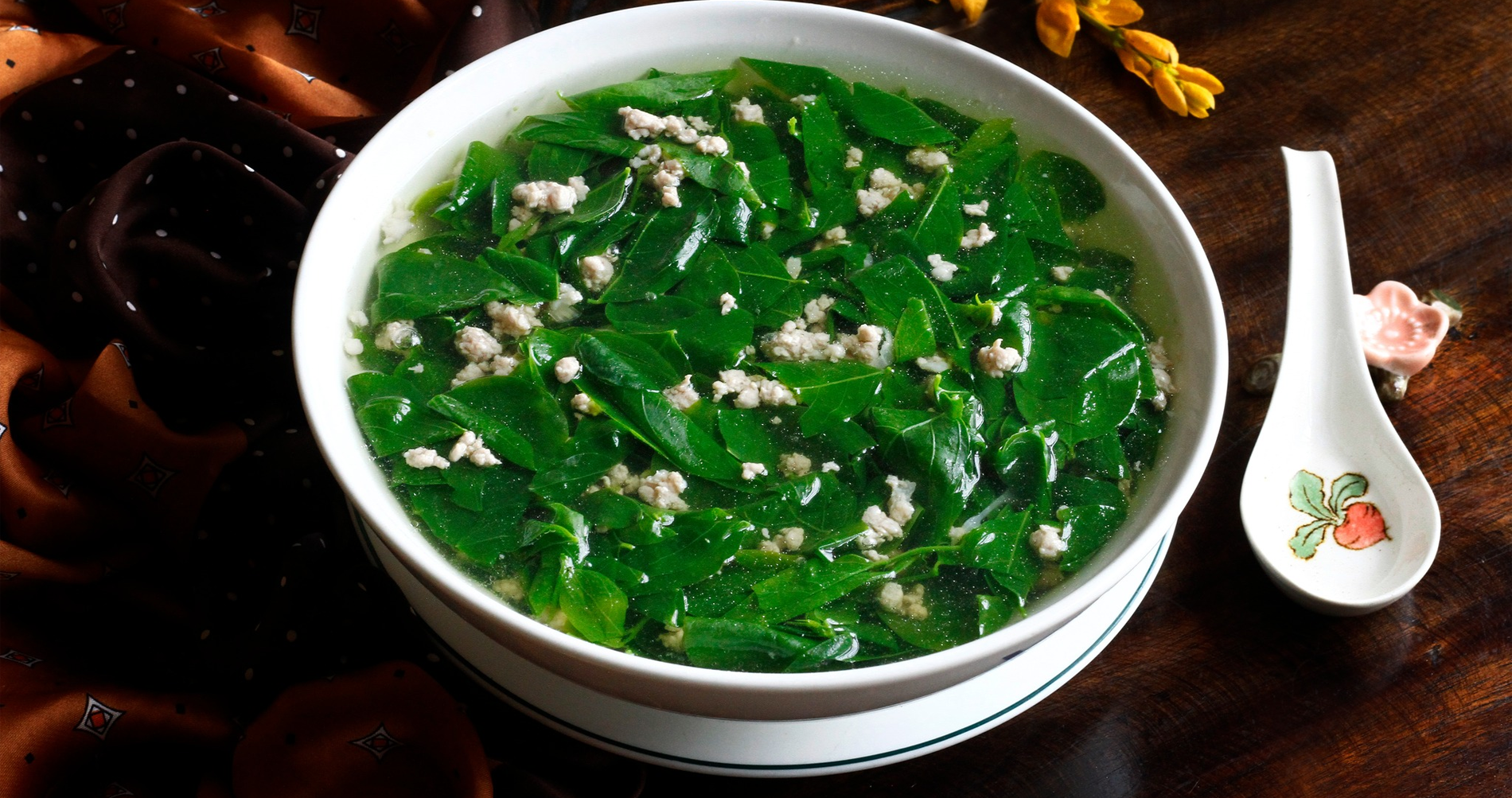 Cách nấu canh rau ngót thịt băm tại nhà đơn giản, ai cũng làm được - Ảnh 1. Cách nấu canh rau ngót thịt băm tại nhà đơn giản, ai cũng làm được - Ảnh 1.
