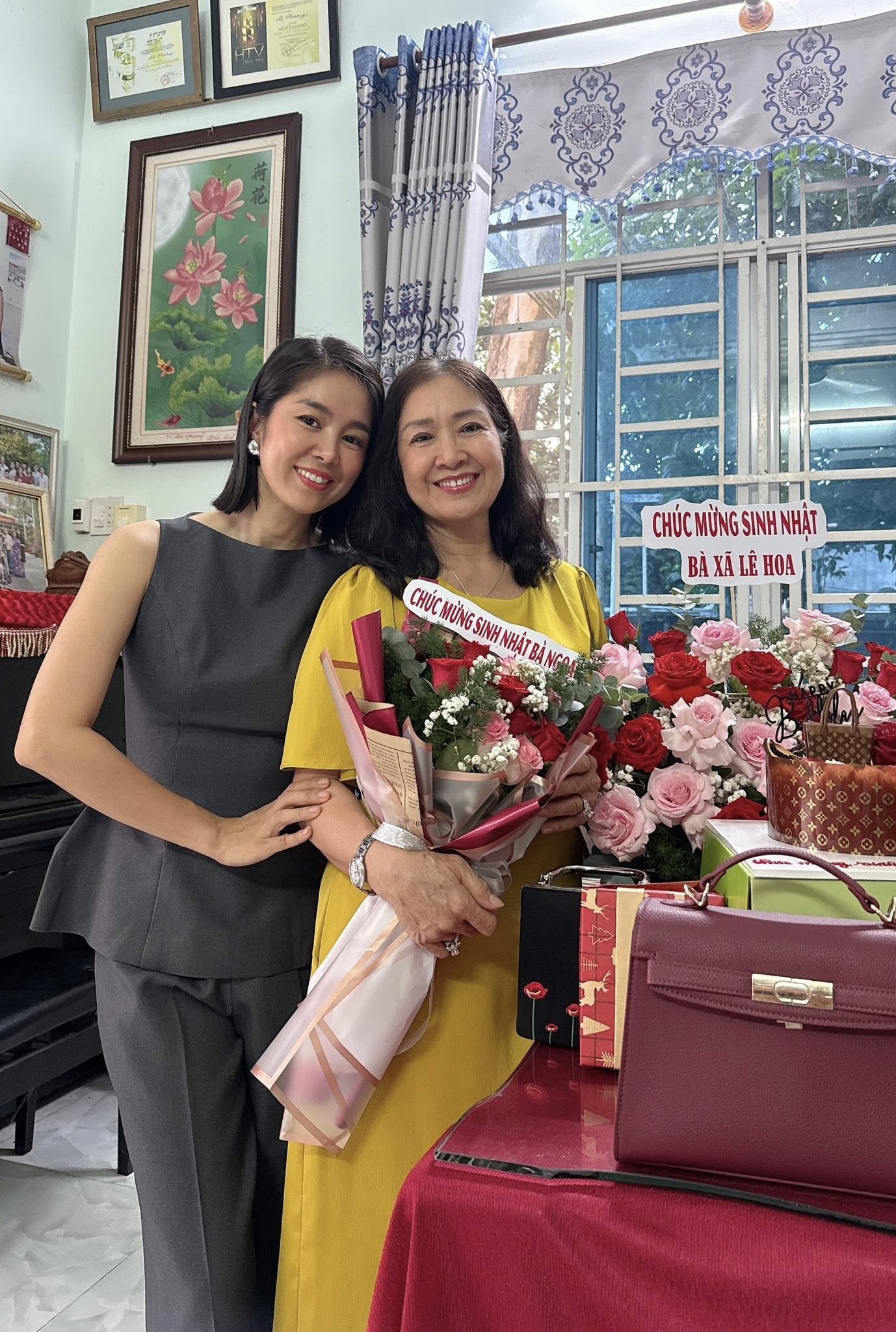 Mẹ ruột Lê Phương quê Trà Vinh ở tuổi hưu có sắc vóc trẻ đẹp, luôn là hậu phương cho con cháu - Ảnh 2.