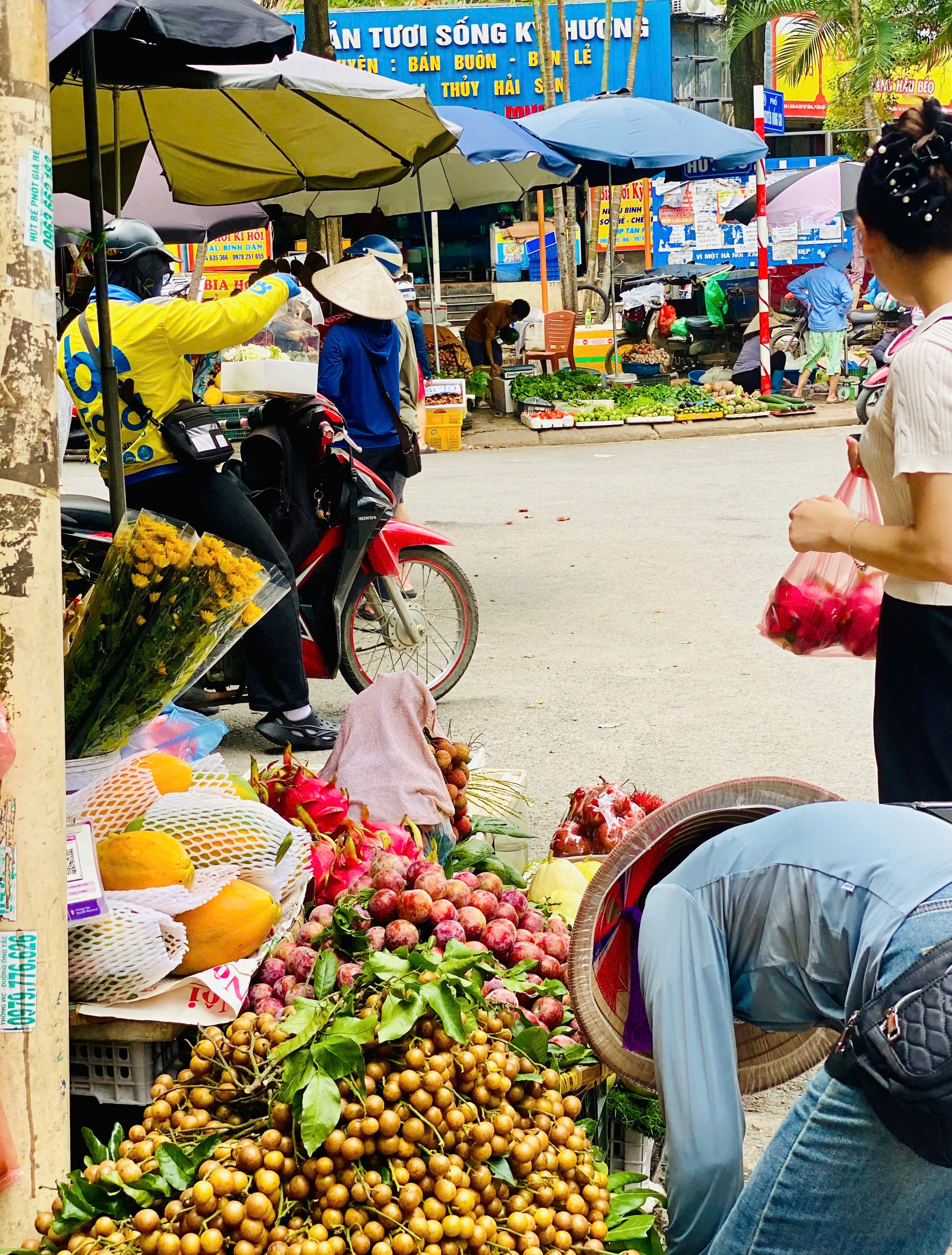 Loại quả ăn vặt dân dã vào mùa, chị em thi nhau săn đón thưởng thức- Ảnh 7.