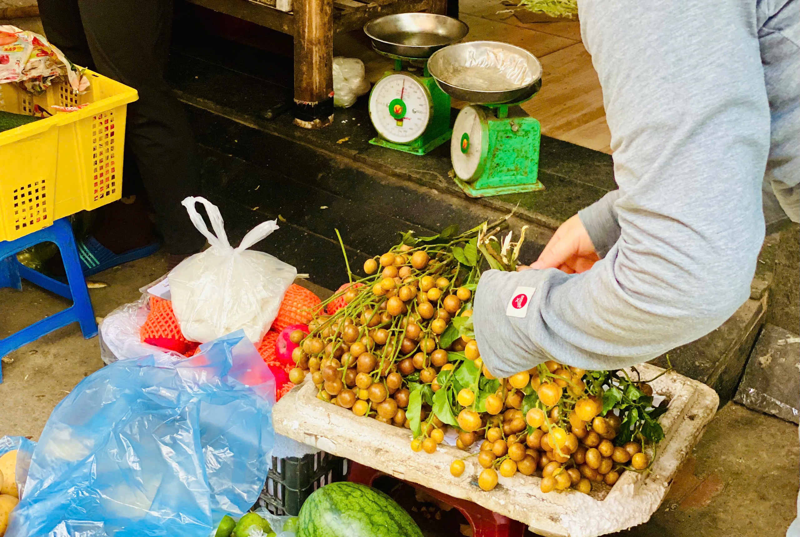 Loại quả ăn vặt dân dã vào mùa, chị em thi nhau săn đón thưởng thức- Ảnh 2.