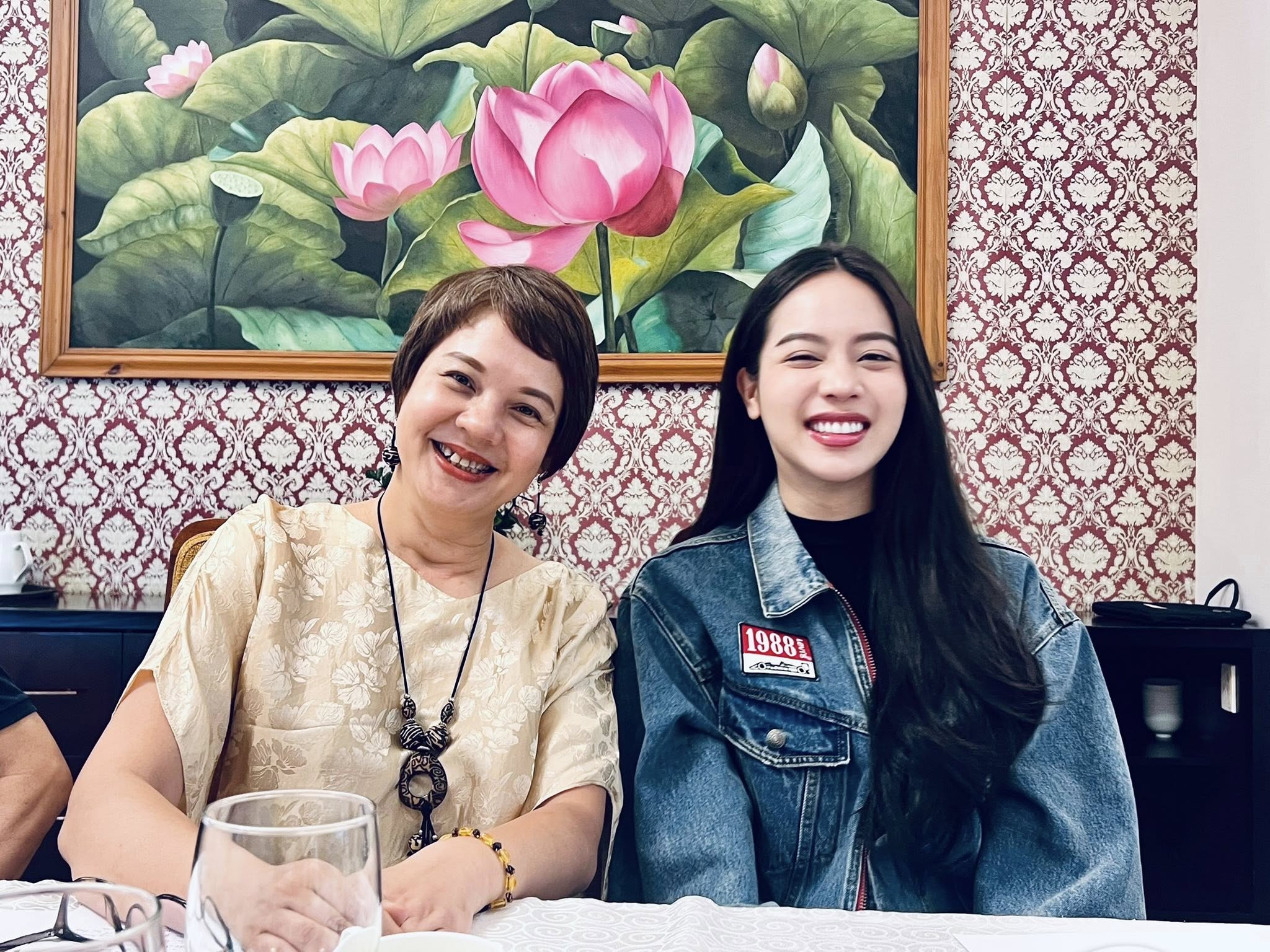 MC Diễm Quỳnh khiến fan bất ngờ với biệt danh dành cho nàng hậu quê Đà Nẵng - Ảnh 2. MC Diễm Quỳnh khiến fan bất ngờ với biệt danh dành cho nàng hậu quê Đà Nẵng - Ảnh 2.