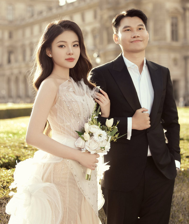 Cô dâu ở TPHCM xinh như búp bê, đầu đội vương miện làm từ 10 cây vàng - Ảnh 5. Cô dâu ở TPHCM xinh như búp bê, đầu đội vương miện làm từ 10 cây vàng - Ảnh 5.