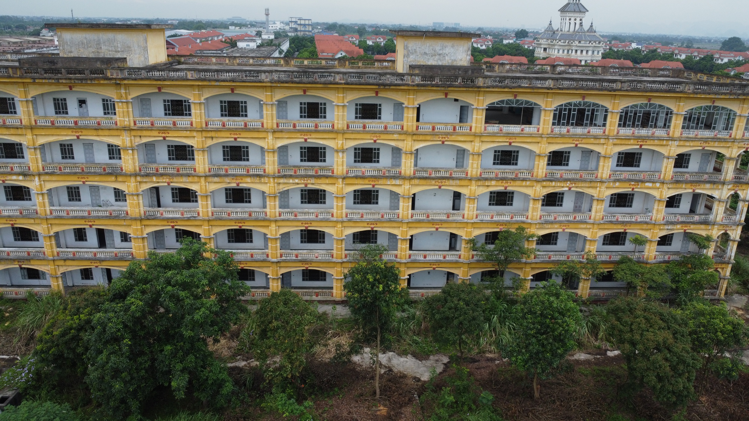 Toàn cảnh Trường Đại học Hà Hoa Tiên ở Hà Nam vừa bị đình chỉ đào tạo - Ảnh 8. Toàn cảnh Trường Đại học Hà Hoa Tiên ở Hà Nam vừa bị đình chỉ đào tạo - Ảnh 8.