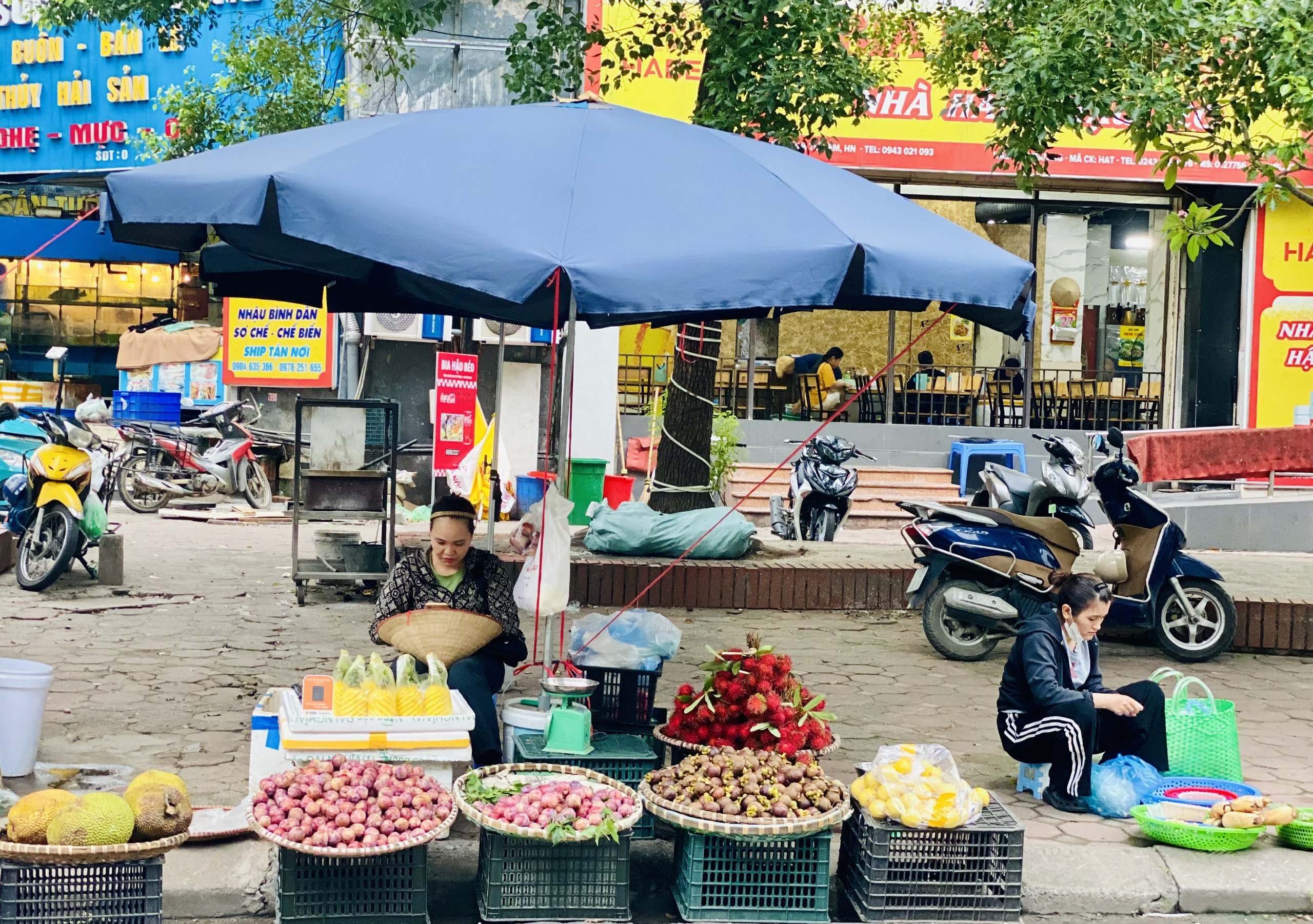 Xuất hiện loại dứa lạ trên thị trường, thơm ngon như mật được chị em đua nhau săn đón- Ảnh 4.