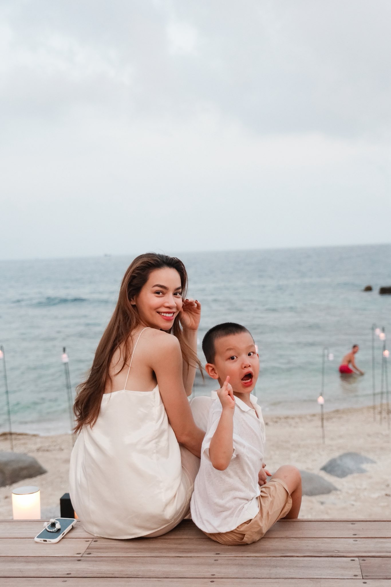 Cặp song sinh nhà Hồ Ngọc Hà gây thương nhớ bởi vóc dáng thừa hưởng từ bố mẹ- Ảnh 11.