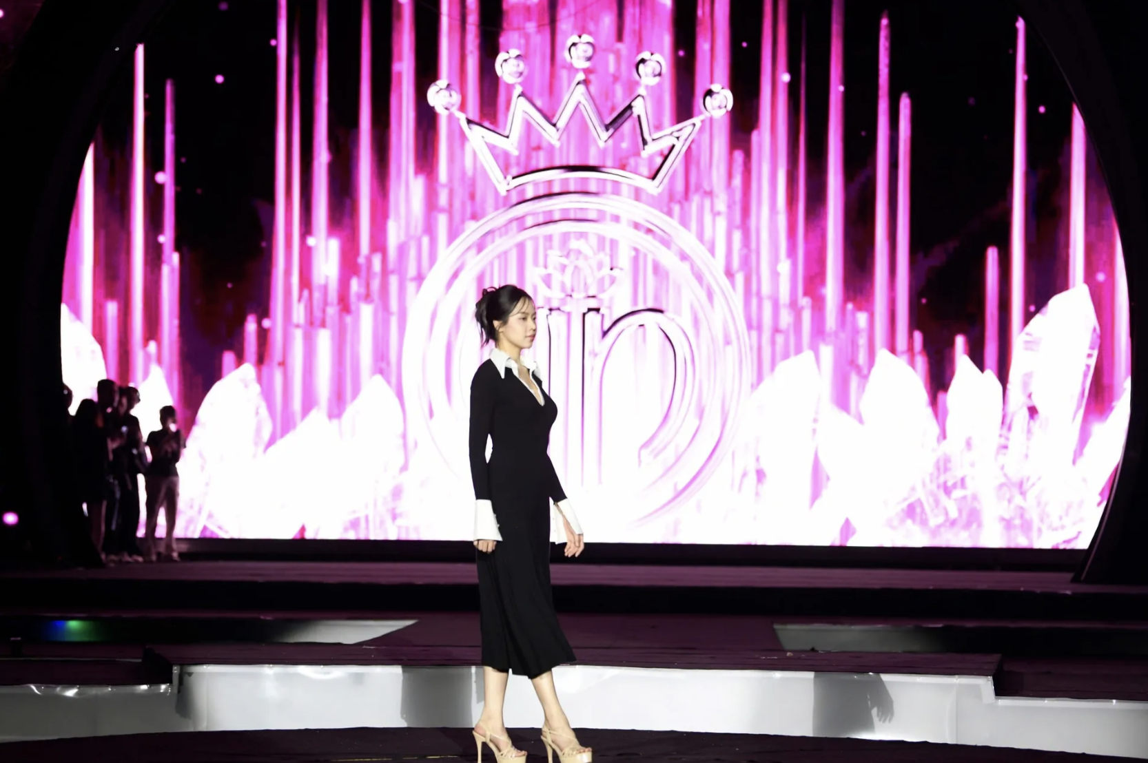 MC Diễm Quỳnh khiến fan bất ngờ với biệt danh dành cho nàng hậu quê Đà Nẵng - Ảnh 4. MC Diễm Quỳnh khiến fan bất ngờ với biệt danh dành cho nàng hậu quê Đà Nẵng - Ảnh 4.