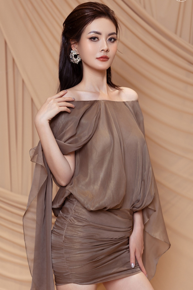 Người đẹp sinh ra trong gia đình có 5 chị em gái gây chú ý khi thi hoa hậu - Ảnh 3. Người đẹp sinh ra trong gia đình có 5 chị em gái gây chú ý khi thi hoa hậu - Ảnh 3.