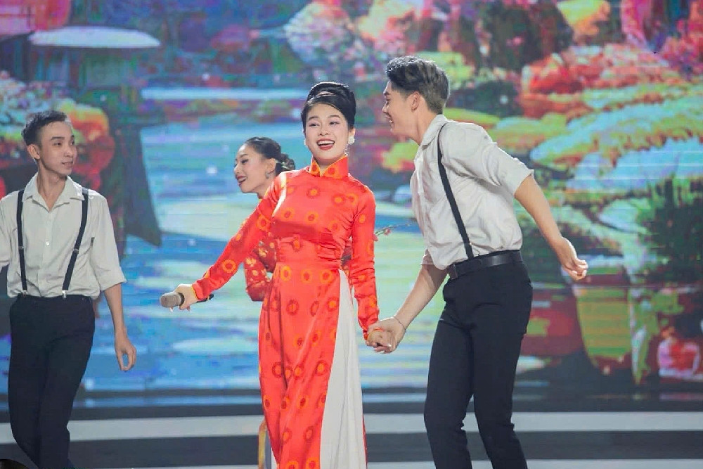Giai đoạn tăm tối của Quán quân 'Hãy nghe tôi hát' khi bị đồng nghiệp hãm hại - Ảnh 4. Giai đoạn tăm tối của Quán quân 'Hãy nghe tôi hát' khi bị đồng nghiệp hãm hại - Ảnh 4.
