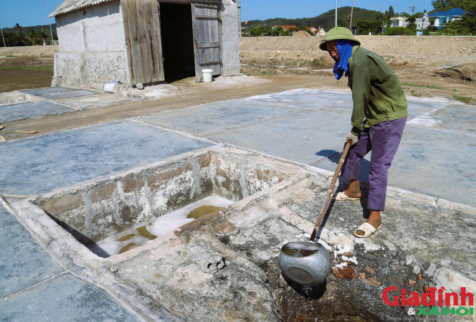 Nghề làm muối bên cửa biển Lạch Quèn - Ảnh 5. Nghề làm muối bên cửa biển Lạch Quèn - Ảnh 5.