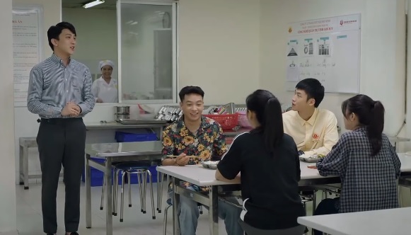 'Dịu dàng màu nắng' mới nhất (tập 19): Giám đốc Hà tiếp tục 'bật đèn xanh' để Tuyết phá hoại Phong và sản phẩm bánh mới- Ảnh 2. 'Dịu dàng màu nắng' mới nhất (tập 19): Giám đốc Hà tiếp tục 'bật đèn xanh' để Tuyết phá hoại Phong và sản phẩm bánh mới- Ảnh 2.