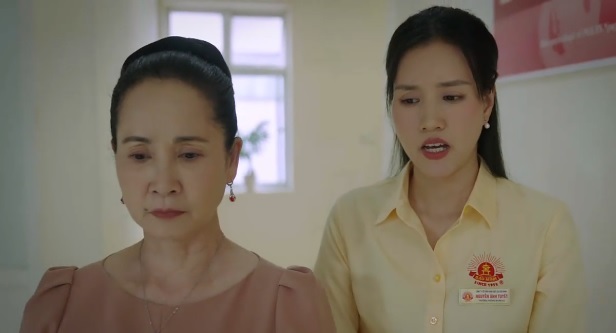 'Dịu dàng màu nắng' mới nhất (tập 19): Giám đốc Hà tiếp tục 'bật đèn xanh' để Tuyết phá hoại Phong và sản phẩm bánh mới- Ảnh 1. 'Dịu dàng màu nắng' mới nhất (tập 19): Giám đốc Hà tiếp tục 'bật đèn xanh' để Tuyết phá hoại Phong và sản phẩm bánh mới- Ảnh 1.