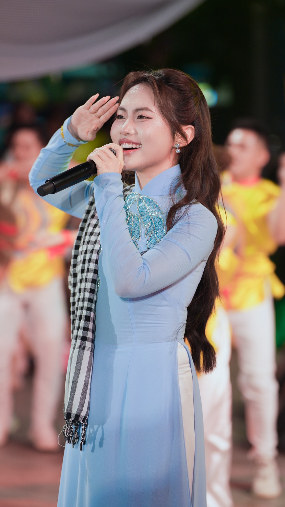 Phương Mỹ Chi: 9 tuổi là 'thần đồng dân ca', 22 tuổi gây sốt châu Á bởi 4 tiết mục đỉnh cao ở 'Sing! Asia'- Ảnh 5.