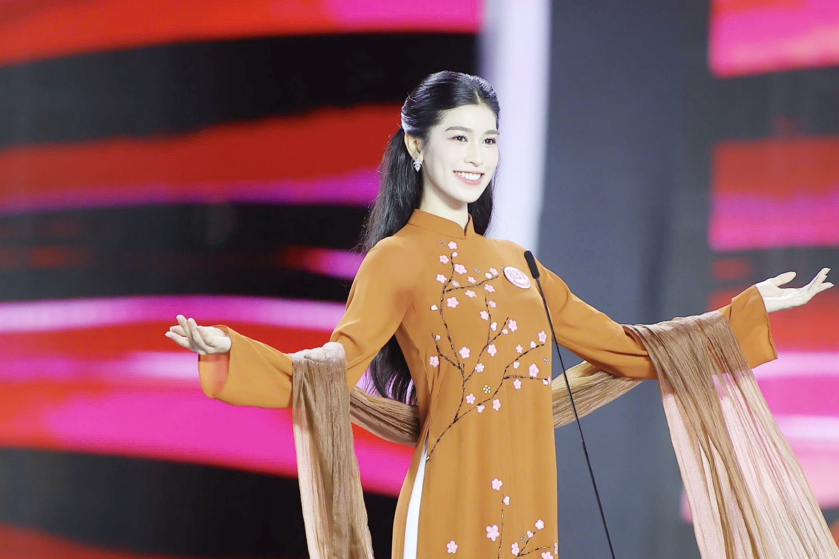 Nữ sinh 19 tuổi gây tranh cãi nhất Hoa hậu Việt Nam dừng chân ở vị trí nào?- Ảnh 2.