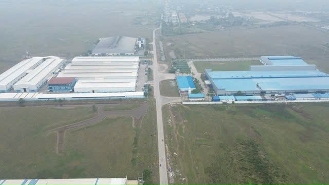 Sau gần 2 thập kỷ triển khai, khu công nghiệp Mỹ Trung ở Nam Định trở thành nơi 'thả trâu bò'- Ảnh 1. Sau gần 2 thập kỷ triển khai, khu công nghiệp Mỹ Trung ở Nam Định trở thành nơi 'thả trâu bò'- Ảnh 1.