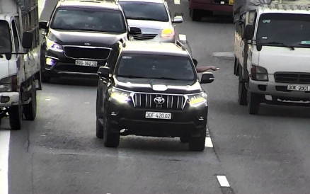 Khởi tố tài xế ô tô con chèn ép 2 xe tải trên cao tốc Nội Bài - Lào Cai