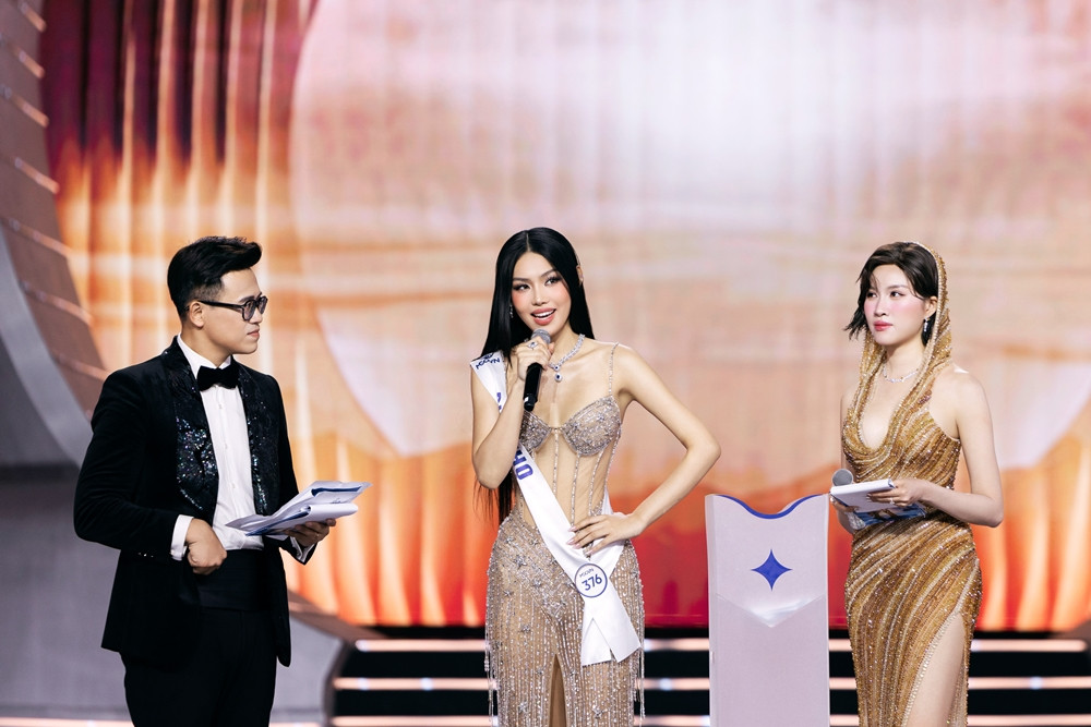 Bà ngoại bị nhầm là mẹ và chuyện hài hước đặc biệt về á hậu Đỗ Cẩm Ly - Ảnh 2. Bà ngoại bị nhầm là mẹ và chuyện hài hước đặc biệt về á hậu Đỗ Cẩm Ly - Ảnh 2.