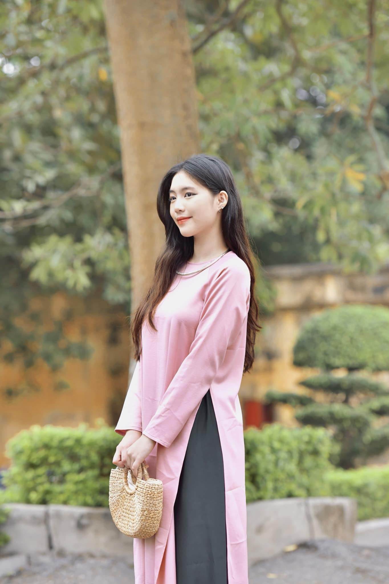 Vẻ đẹp 'càng ngắm càng mê' của Thiếu uý vừa đoạt Á hậu 1 Hoa hậu Việt Nam - Ảnh 13. Vẻ đẹp 'càng ngắm càng mê' của Thiếu uý vừa đoạt Á hậu 1 Hoa hậu Việt Nam - Ảnh 13.