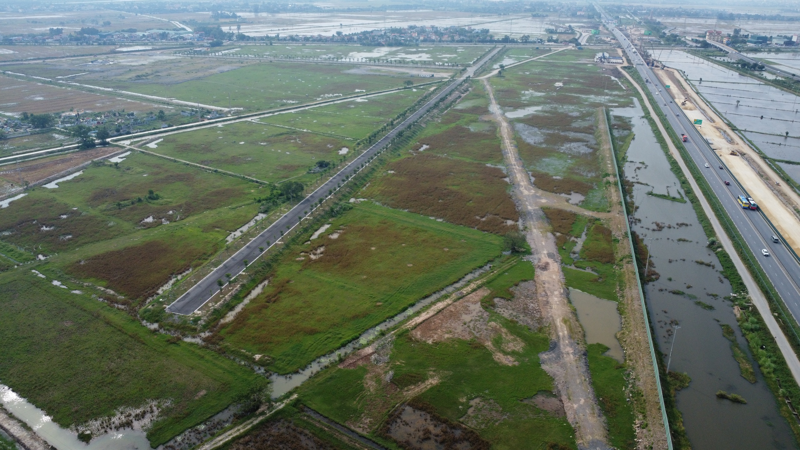 Gần 4 năm thi công, cụm công nghiệp Yên Bằng cạnh tỉnh Ninh Bình mới hiện ra sao? - Ảnh 2. Gần 4 năm thi công, cụm công nghiệp Yên Bằng cạnh tỉnh Ninh Bình mới hiện ra sao? - Ảnh 2.