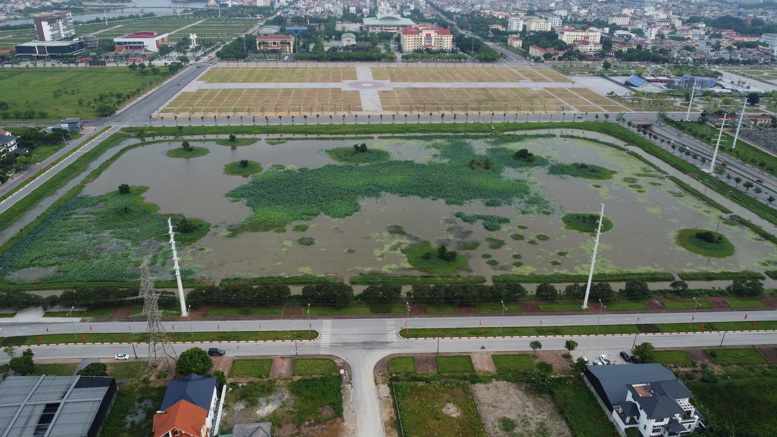 Trung tâm Hành chính tập trung 3.000 tỷ đồng của tỉnh Ninh Bình mới rộng như thế nào? - Ảnh 1.