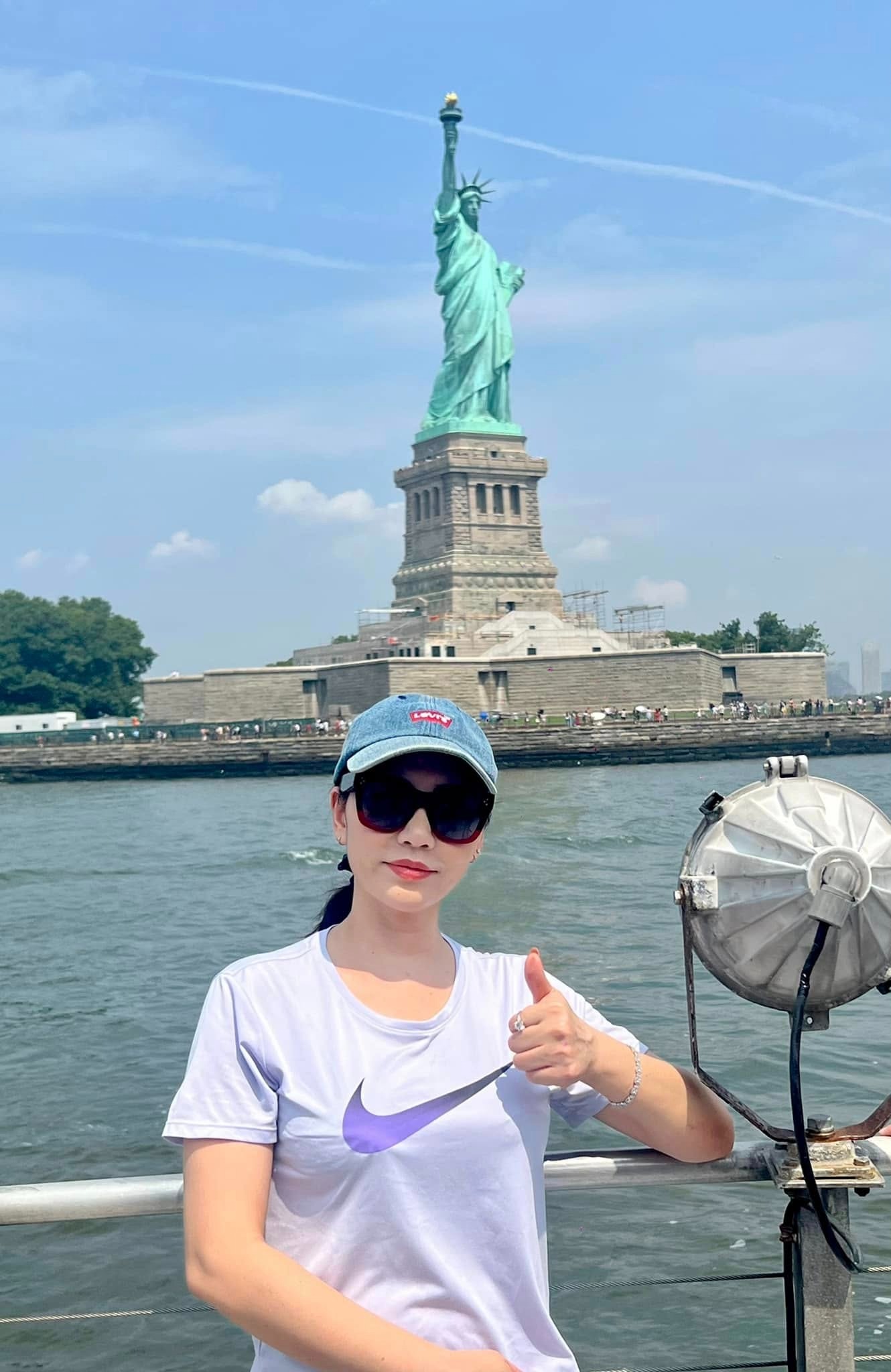 Nhan sắc khó tin của chị gái Hồ Quỳnh Hương ở tuổi ngoài 50- Ảnh 8.