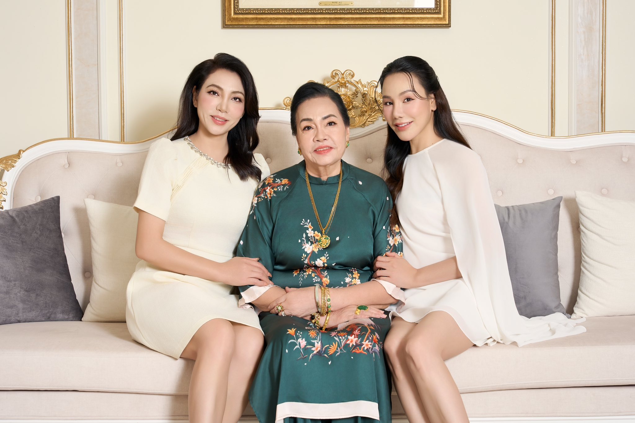 Nhan sắc khó tin của chị gái Hồ Quỳnh Hương ở tuổi ngoài 50- Ảnh 2.