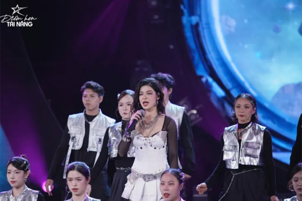 Cover hits 'Dấu mưa' của Trung Quân, Thanh Thụy 'vượt mặt' con gái NSƯT Võ Hoài Nam giành quán quân 'Điểm hẹn tài năng'- Ảnh 3. Cover hits 'Dấu mưa' của Trung Quân, Thanh Thụy 'vượt mặt' con gái NSƯT Võ Hoài Nam giành quán quân 'Điểm hẹn tài năng'- Ảnh 3.