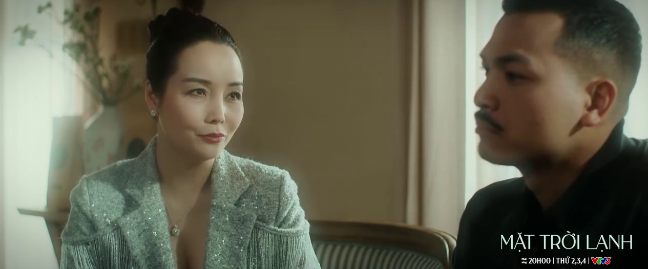 'Mặt trời lạnh' mới nhất (tập 2): Mai Ly thổ lộ tình cảm với thiếu gia Sơn Dương khi đang yêu Tuấn Trần - Ảnh 3. 'Mặt trời lạnh' mới nhất (tập 2): Mai Ly thổ lộ tình cảm với thiếu gia Sơn Dương khi đang yêu Tuấn Trần - Ảnh 3.