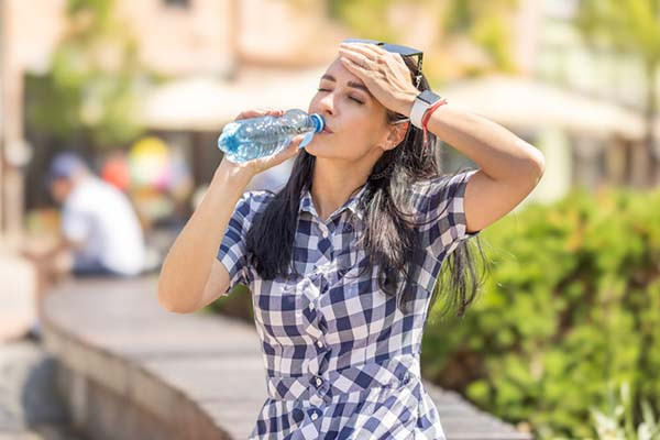 Dấu hiệu cho thấy cơ thể đang mất nước- Ảnh 2. Dấu hiệu cho thấy cơ thể đang mất nước- Ảnh 2.