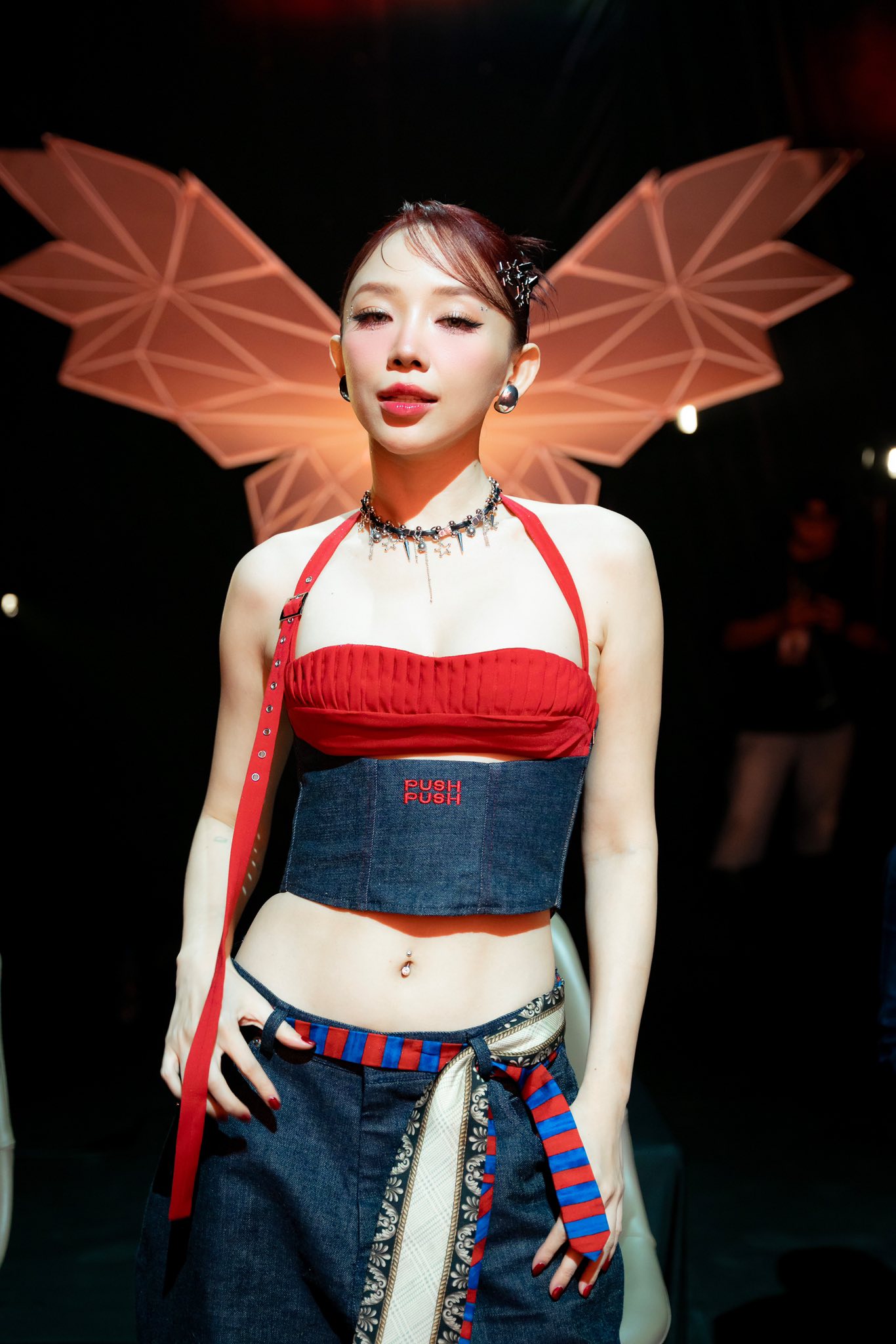 Ca sĩ Tóc Tiên tự tin khoe dáng bikini 'cực phẩm' nhờ chăm chỉ làm điều này- Ảnh 3.