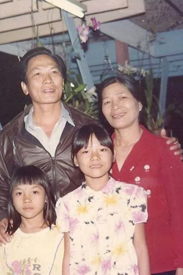 Thân thế kín tiếng của mẹ ruột Mỹ Tâm: Hoa khôi xứ Quảng một thời, tuổi xế chiều an hưởng hạnh phúc- Ảnh 2. Thân thế kín tiếng của mẹ ruột Mỹ Tâm: Hoa khôi xứ Quảng một thời, tuổi xế chiều an hưởng hạnh phúc- Ảnh 2.