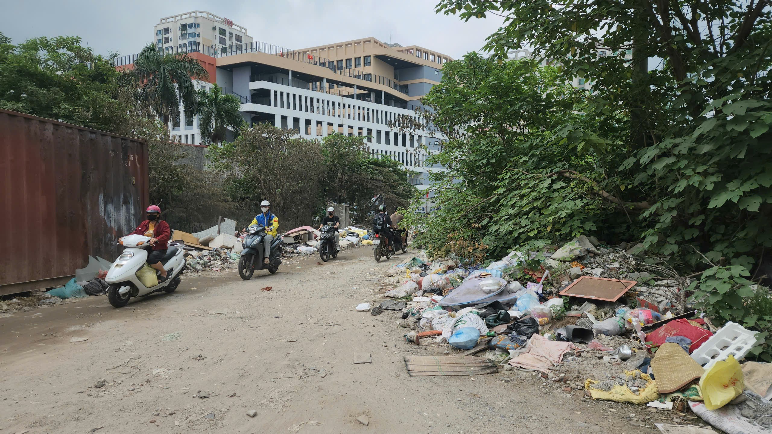 Hà Nội: Rác thải tràn lan tại dự án đường Vũ Quỳnh nối Lê Đức Thọ - Phạm Hùng ở quận Nam Từ Liêm- Ảnh 11.