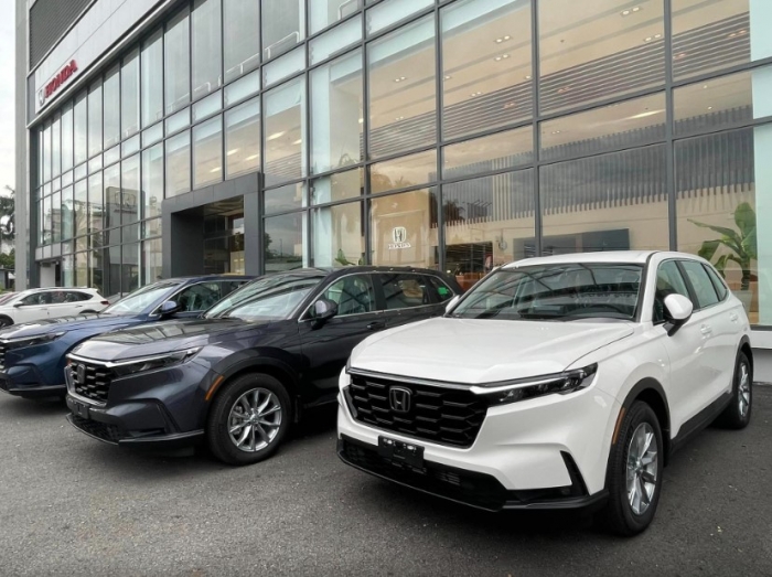Giá lăn bánh Honda CR-V mới nhất giảm chưa từng có, rẻ nhất phân khúc SUV hạng C, cạnh tranh Mazda CX-5 về doanh số