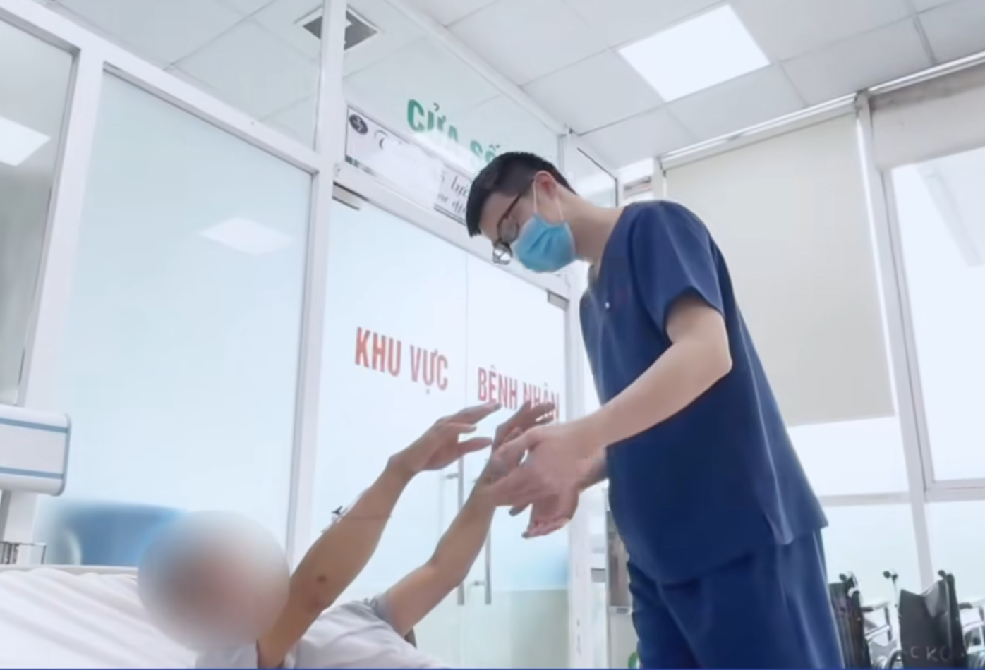 Người đàn ông 42 tuổi nguy kịch khi làm điều này dưới trời nắng nóng - Ảnh 1.
