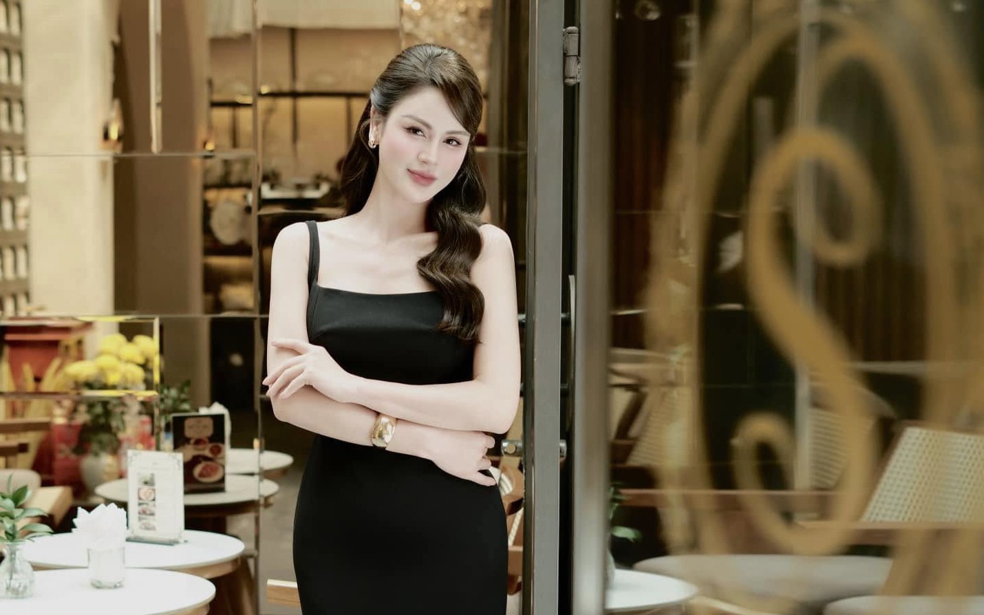 Điều bất ngờ về nữ diễn viên quê Tuyên Quang đang gây tranh cãi trong phim "Dịu dàng màu nắng"