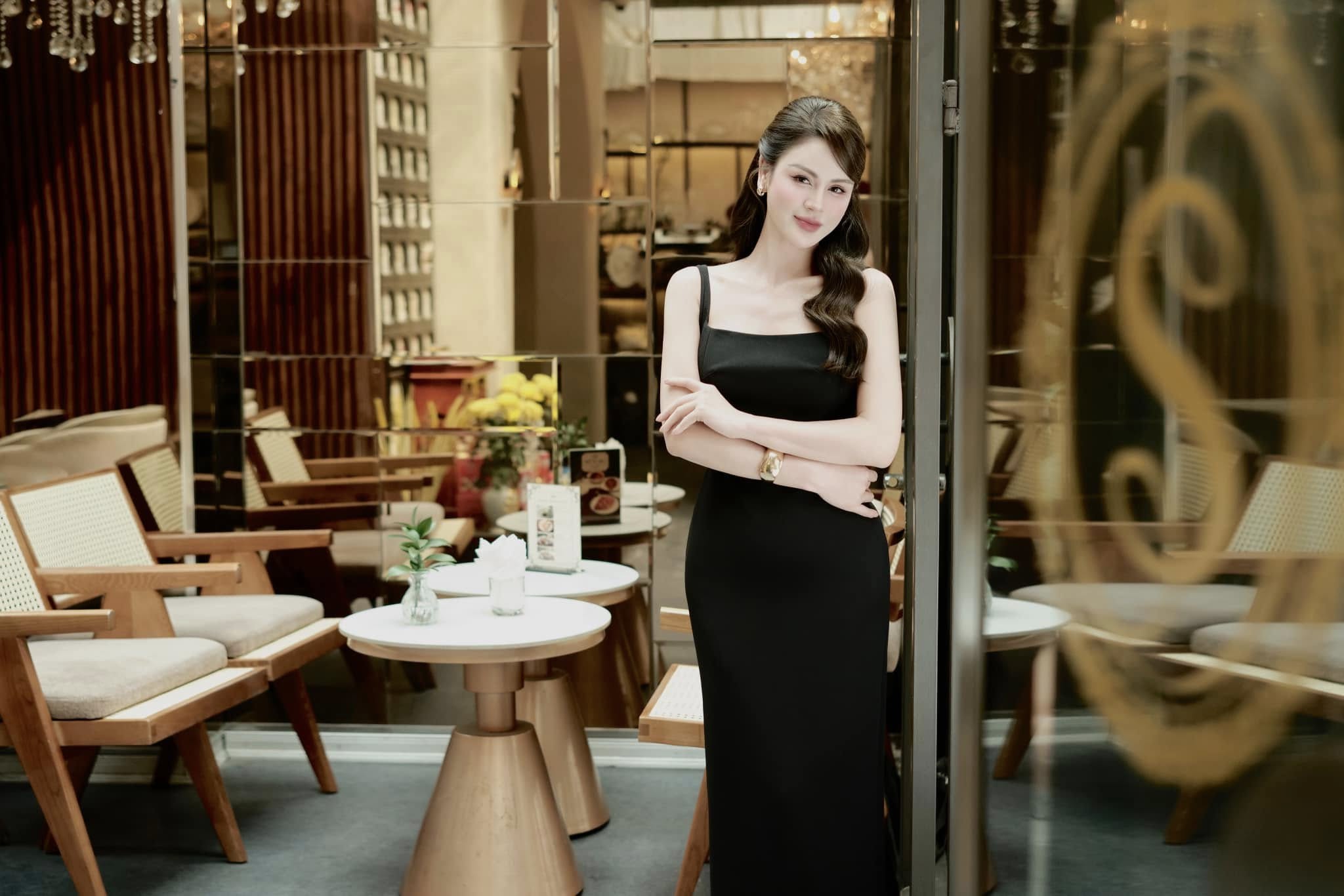 Diễn viên Lương Thu Trang - Ảnh 2. Diễn viên Lương Thu Trang - Ảnh 2.