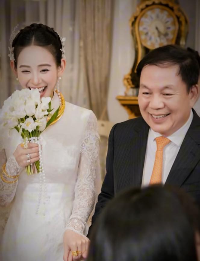 Mỹ nhân quê Hà Nam bất ngờ khi hé lộ gia thế 'hào môn' của chồng sắp cưới- Ảnh 2. Mỹ nhân quê Hà Nam bất ngờ khi hé lộ gia thế 'hào môn' của chồng sắp cưới- Ảnh 2.